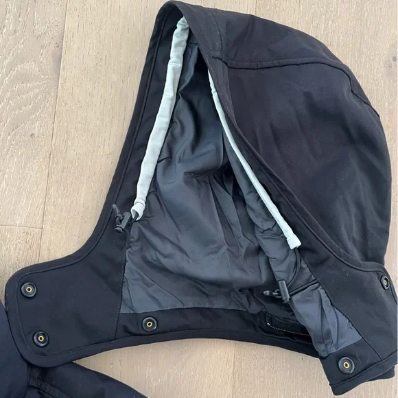 Obermeyer Women's Black Puffer Jacket- Y2K style - Picture 11 of 11